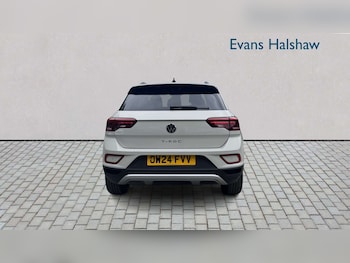 Used Volkswagen T-Roc 2024 for sale - 79351646: Photo