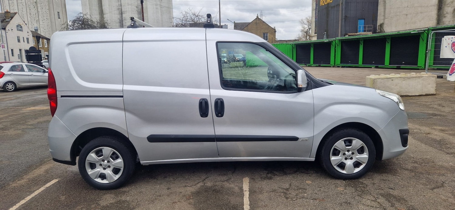 Used Vauxhall Combo 2015 for sale - 76778337: Photo 4