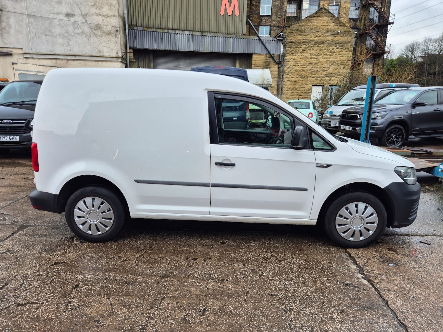 Used Volkswagen Caddy 2018 for sale - 77588411: Photo 2