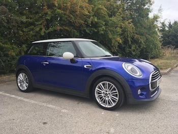 Used MINI Hatch 2018 for sale - 75631112: Photo