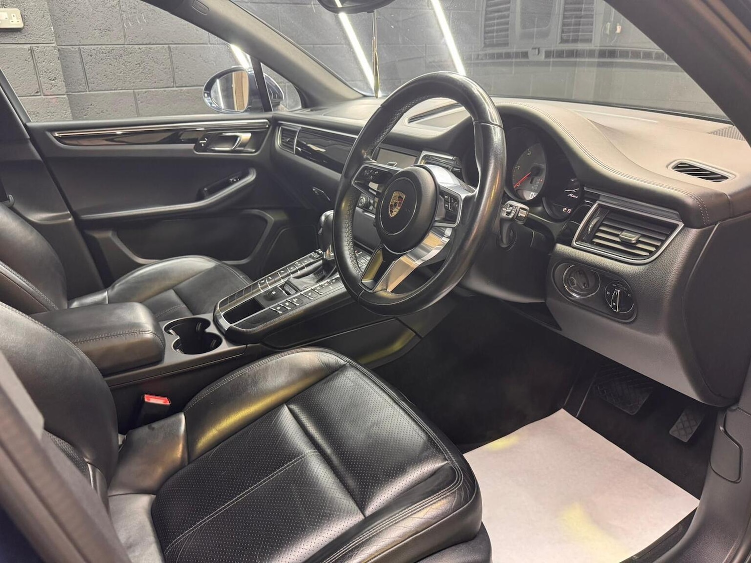 Used Porsche Macan 2015 for sale - 76982762: Photo 34