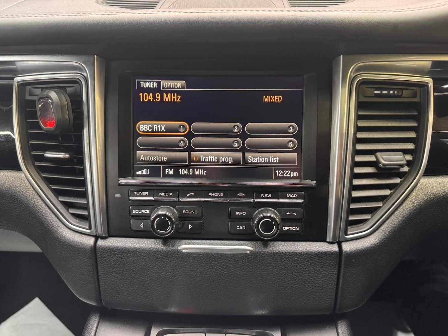 Used Porsche Macan 2015 for sale - 76982762: Photo 36