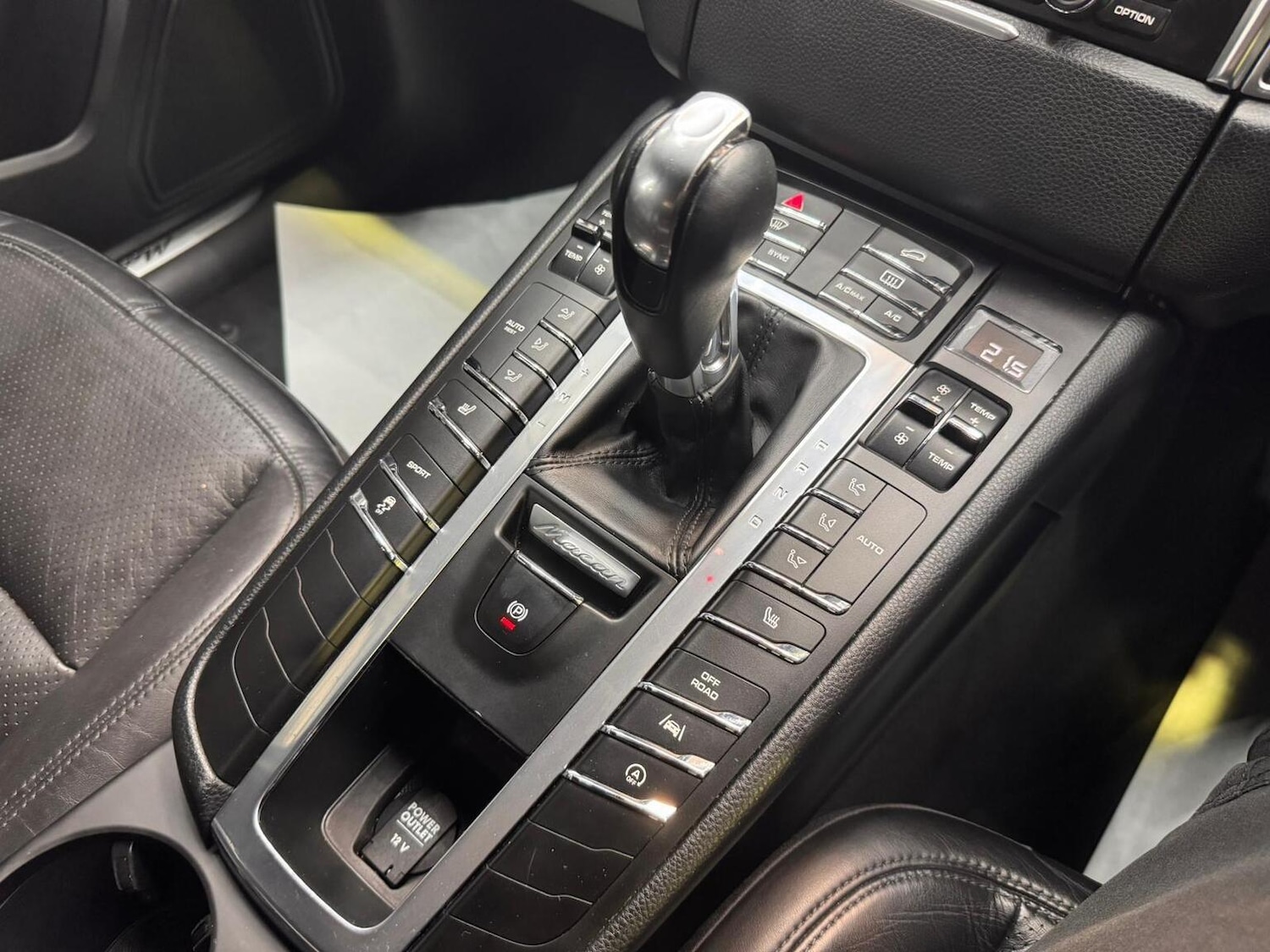 Used Porsche Macan 2015 for sale - 76982762: Photo 41