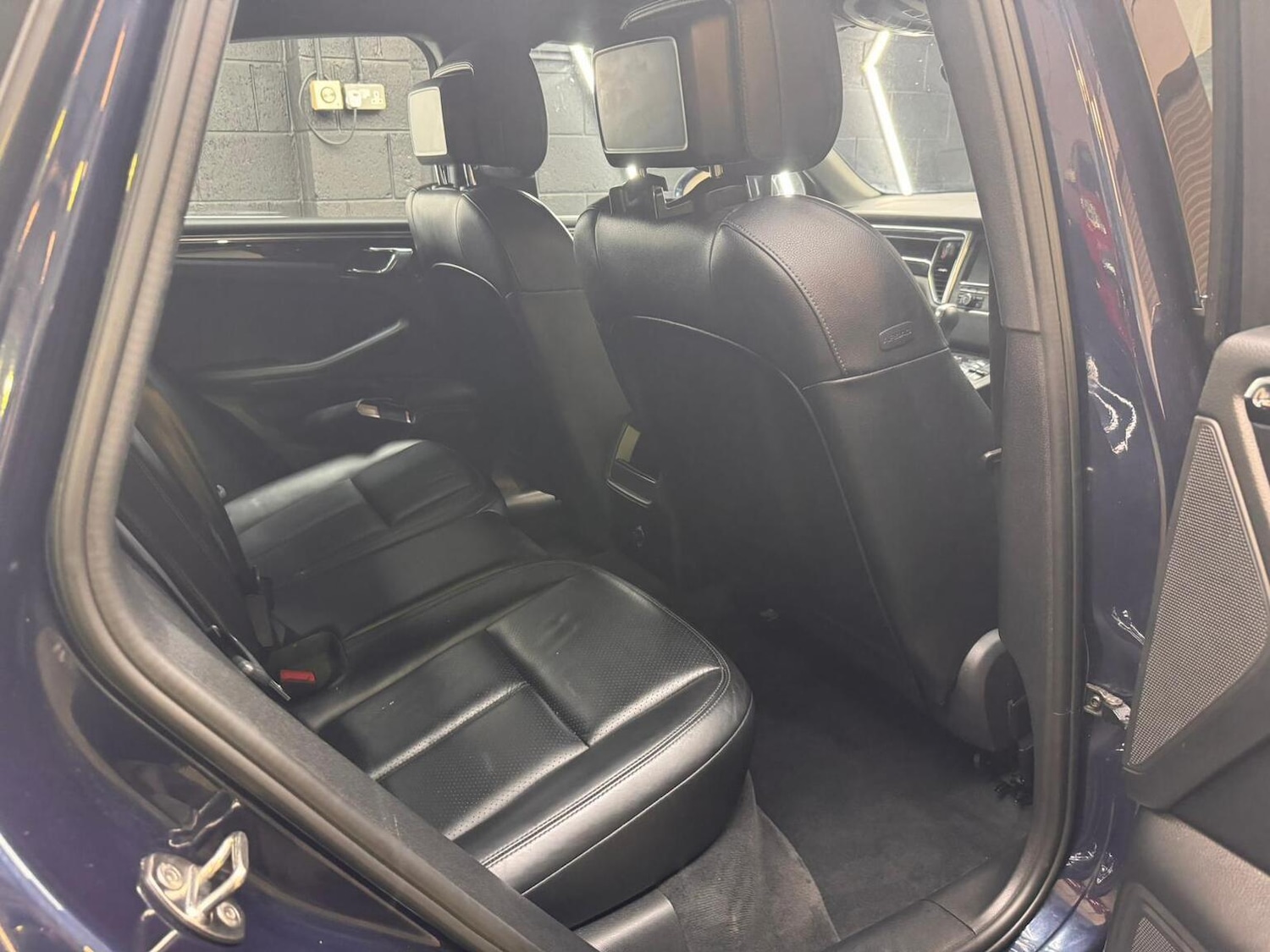 Used Porsche Macan 2015 for sale - 76982762: Photo 45