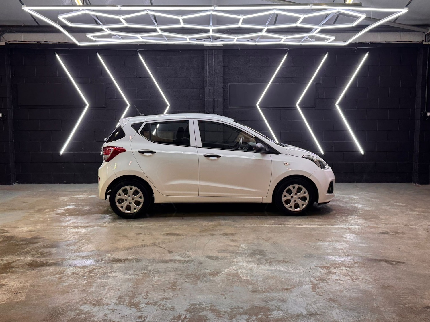 Used Hyundai i10 2015 for sale - 78182875: Photo 22