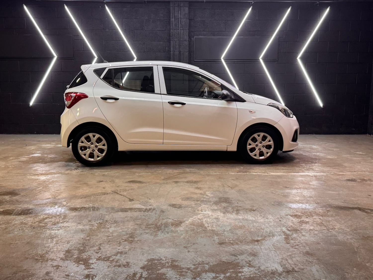 Used Hyundai i10 2015 for sale - 78182875: Photo 26