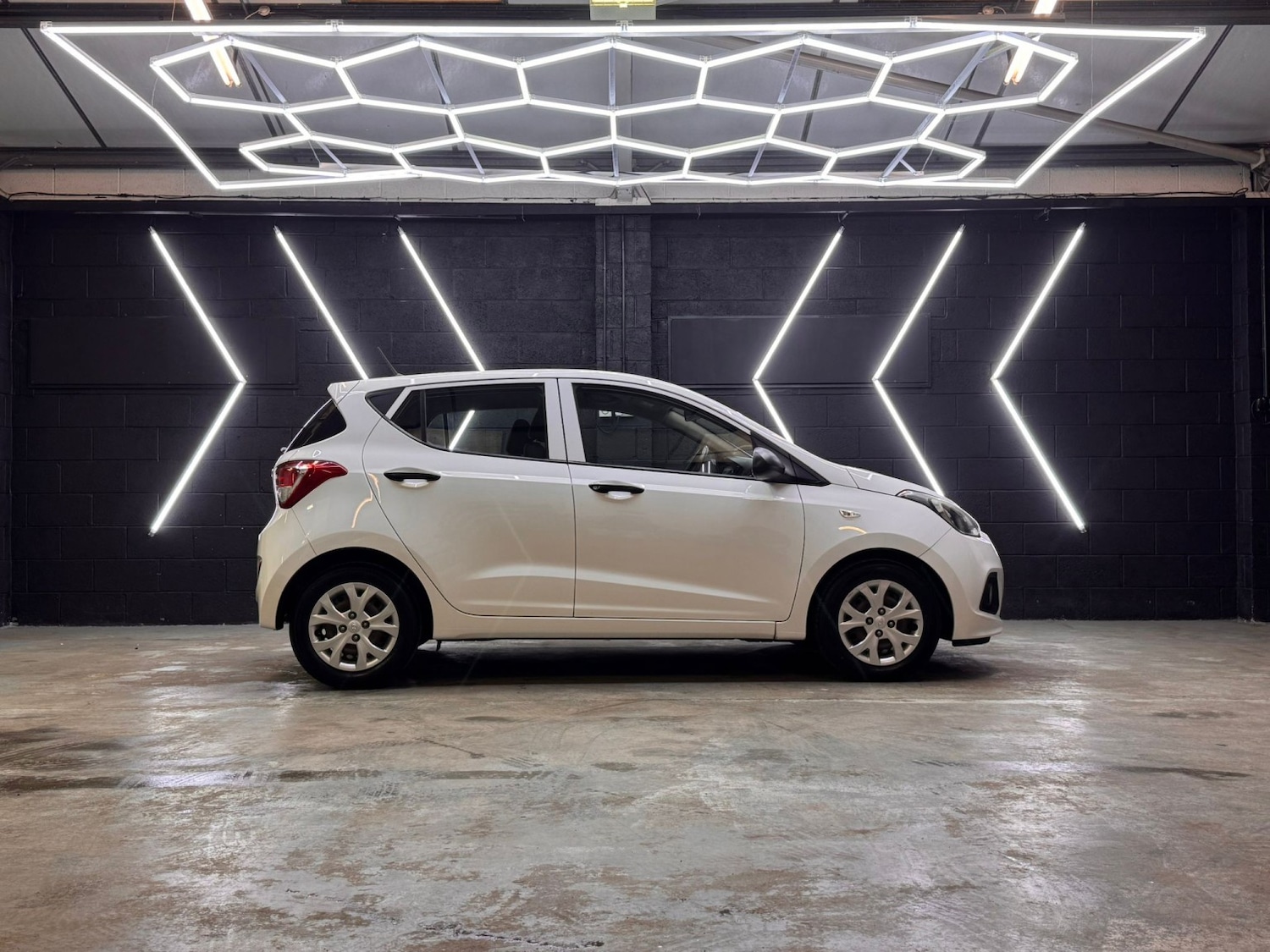 Used Hyundai i10 2015 for sale - 78182875: Photo 27