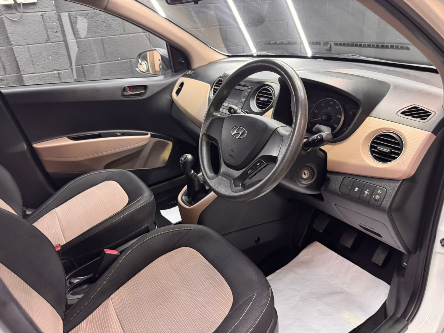 Used Hyundai i10 2015 for sale - 78182875: Photo 30