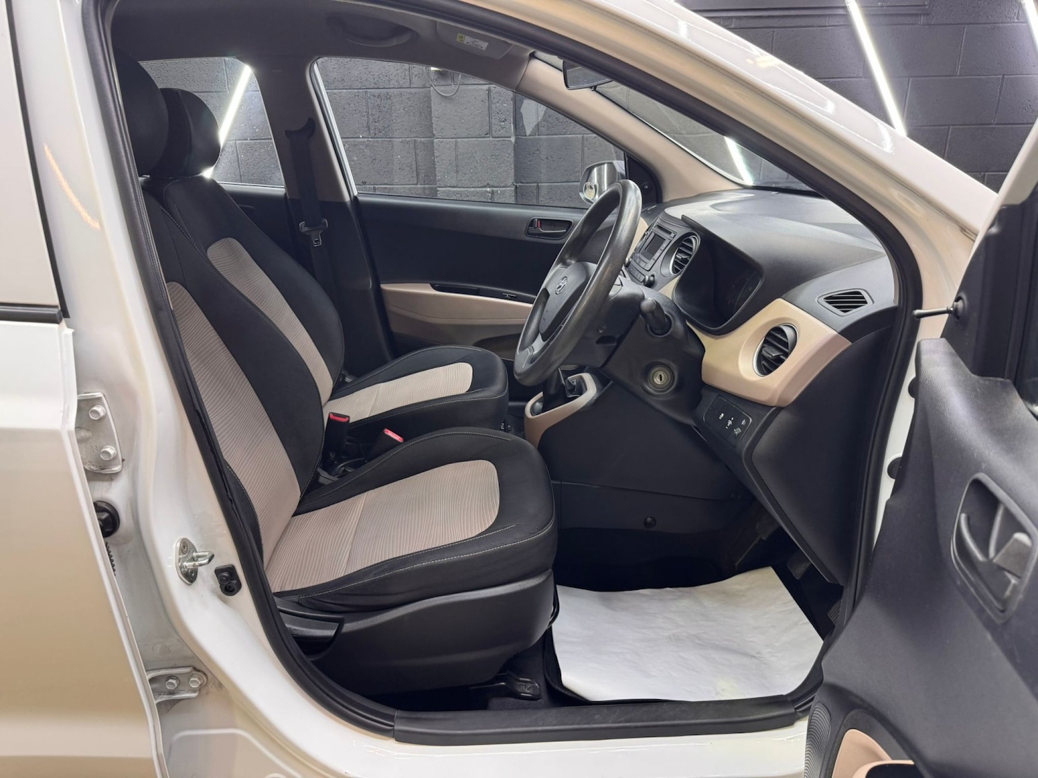 Used Hyundai i10 2015 for sale - 78182875: Photo 31