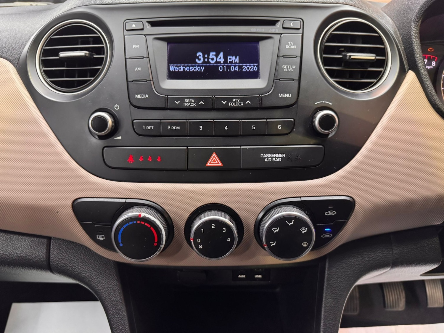 Used Hyundai i10 2015 for sale - 78182875: Photo 32