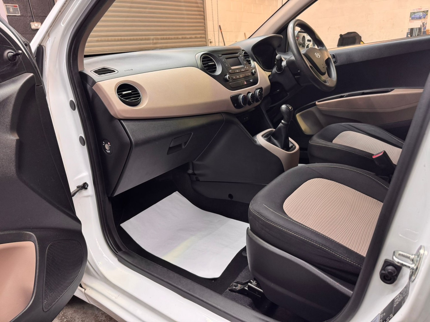 Used Hyundai i10 2015 for sale - 78182875: Photo 35