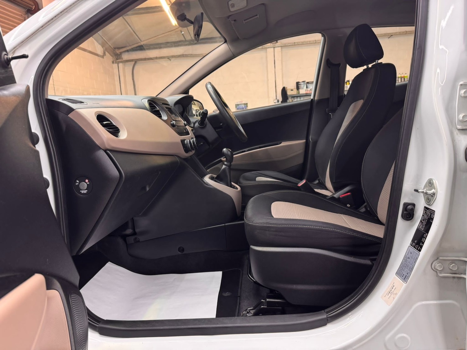 Used Hyundai i10 2015 for sale - 78182875: Photo 36