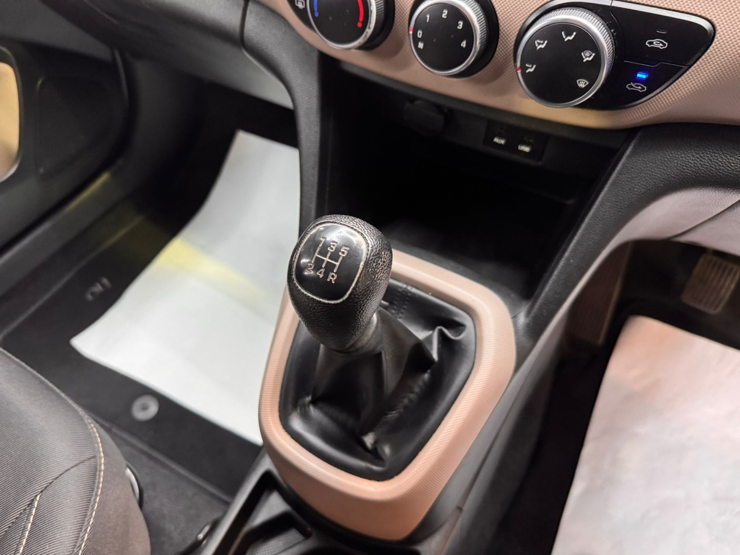 Used Hyundai i10 2015 for sale - 78182875: Photo 37