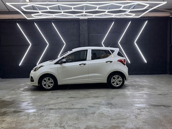 Used Hyundai i10 2015 for sale - 78182875: Photo