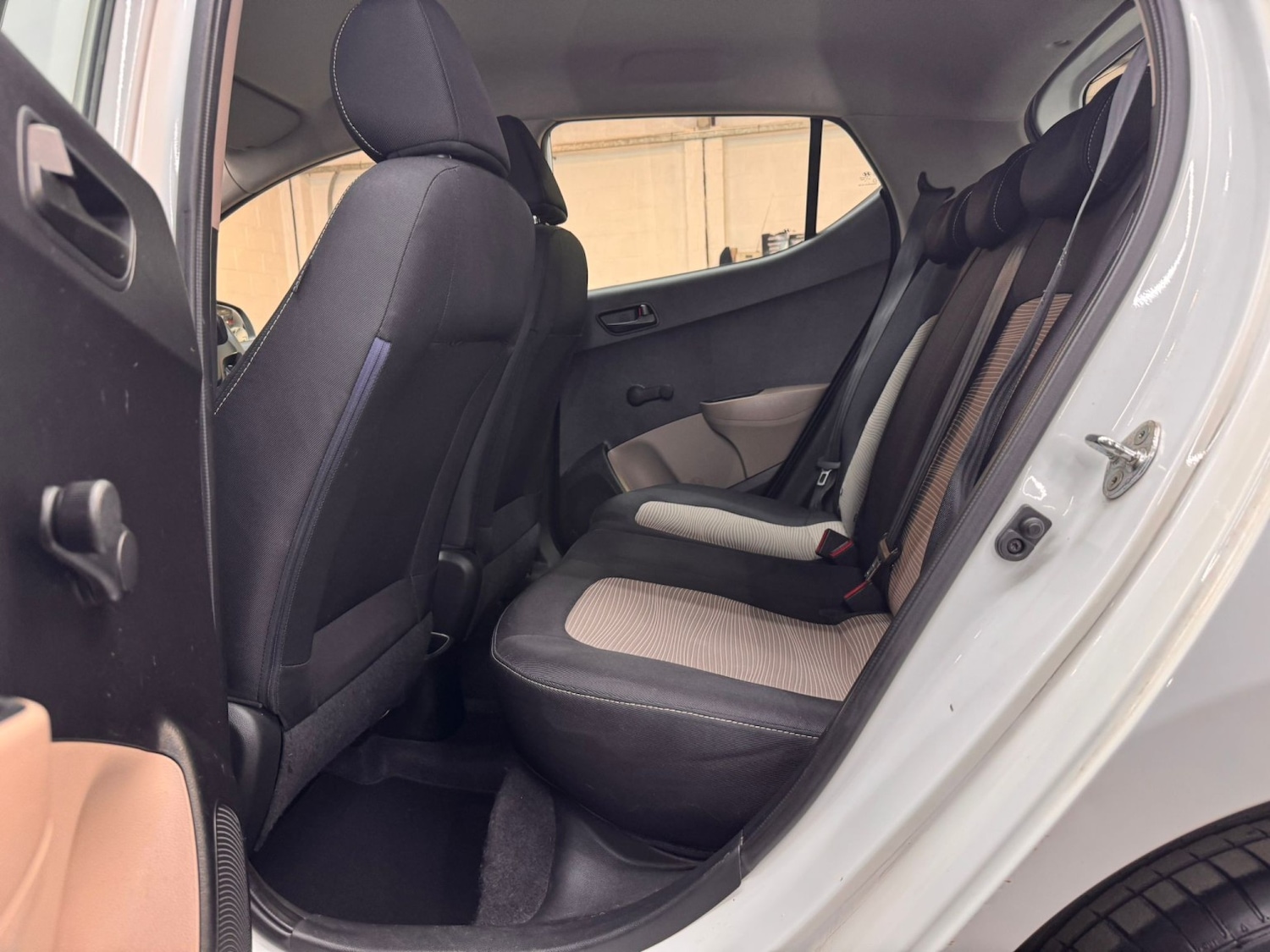 Used Hyundai i10 2015 for sale - 78182875: Photo 40