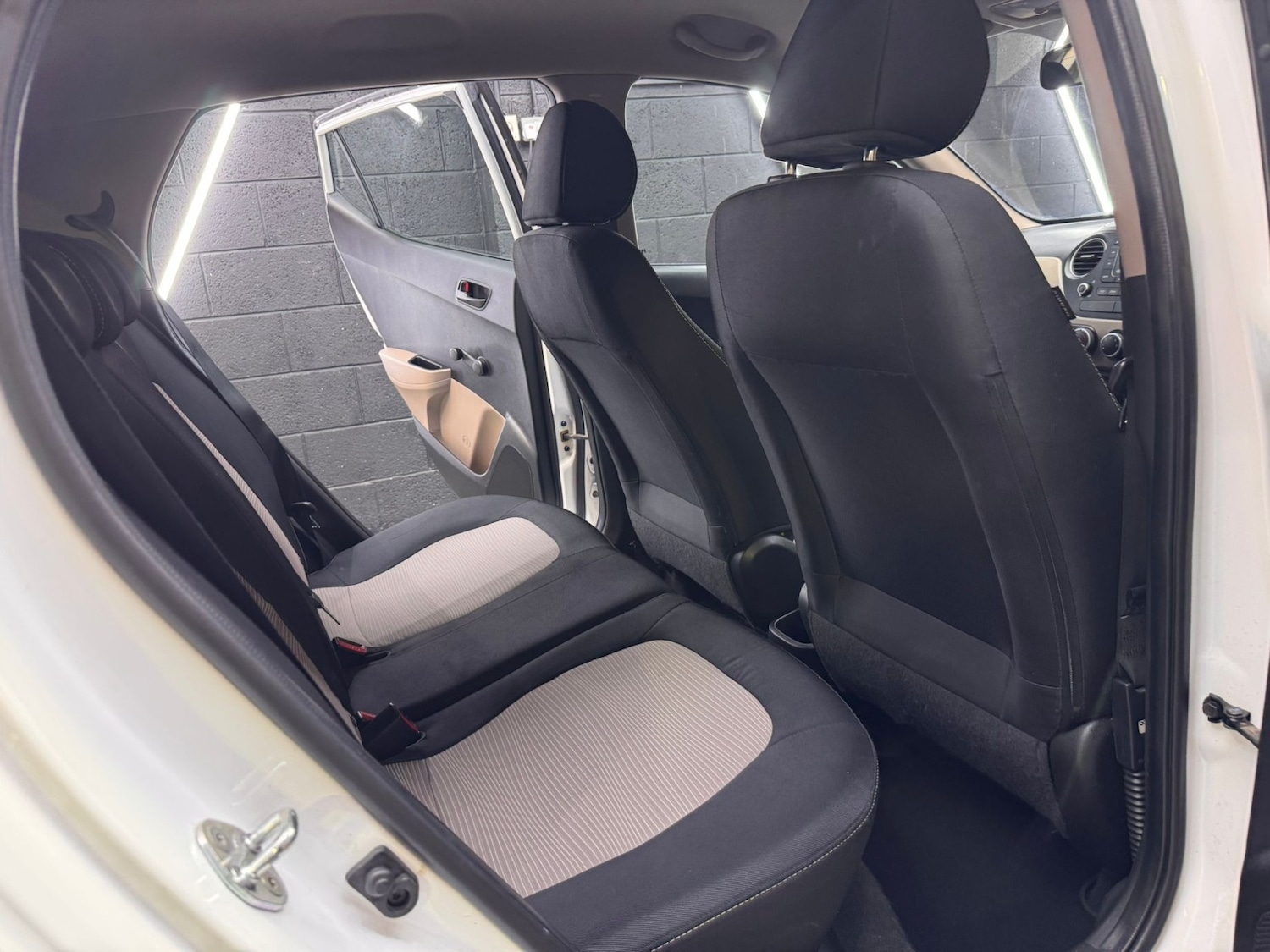 Used Hyundai i10 2015 for sale - 78182875: Photo 41