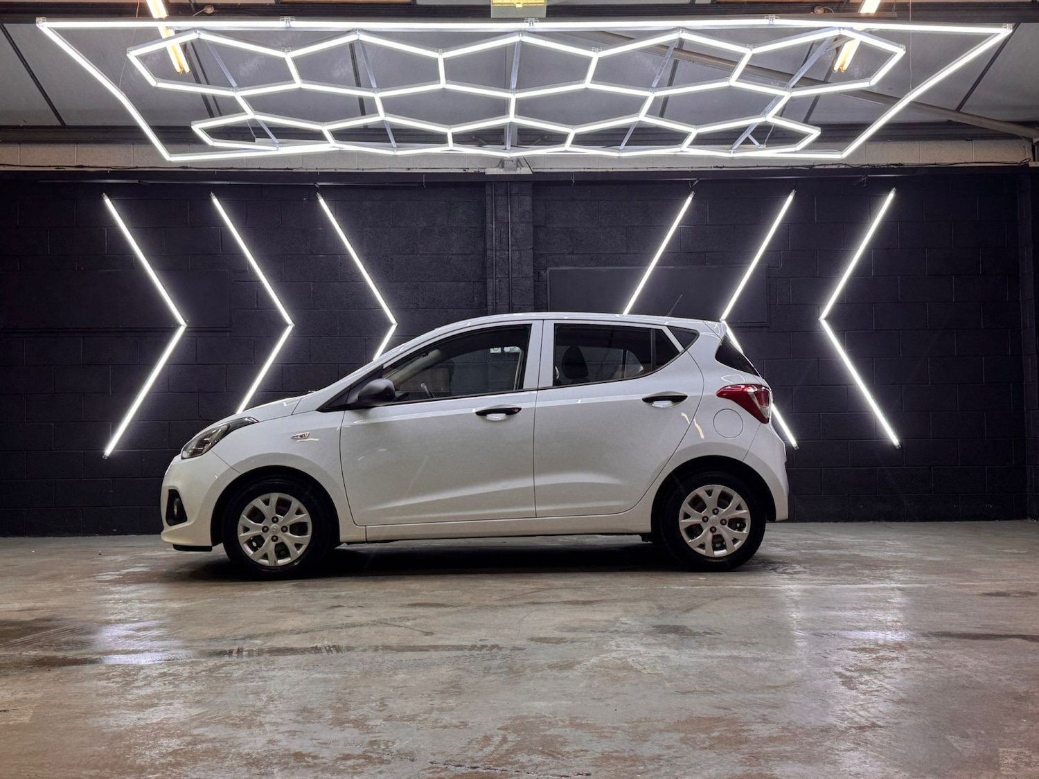 Used Hyundai i10 2015 for sale - 78182875: Photo 6