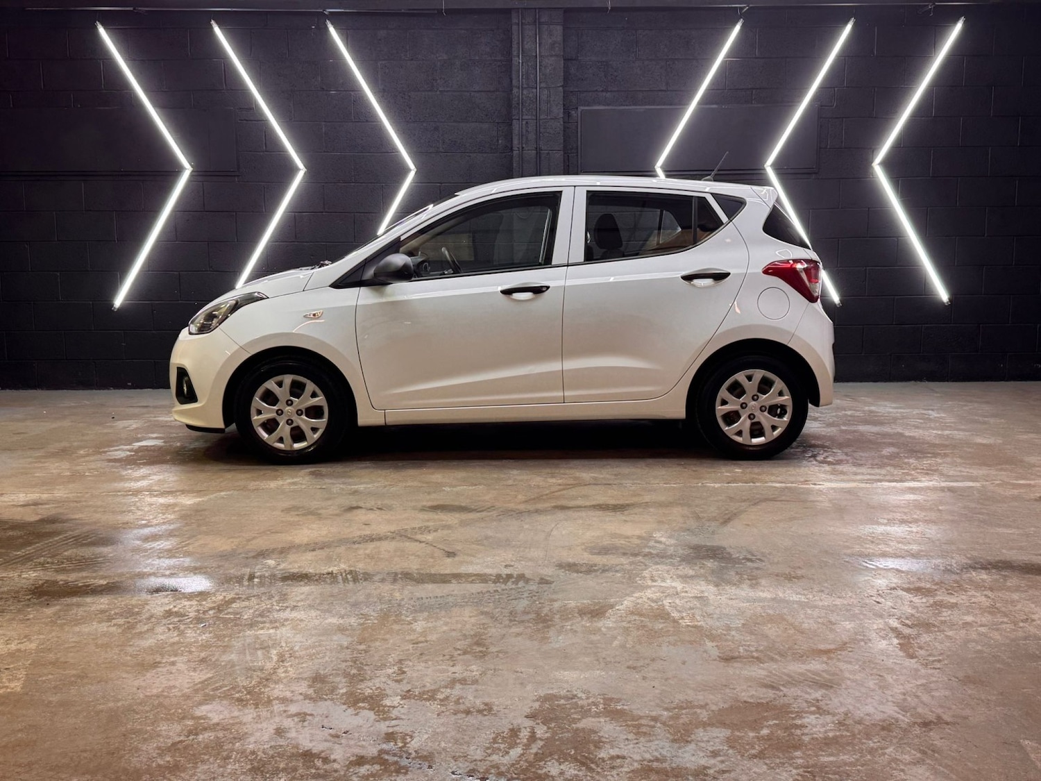 Used Hyundai i10 2015 for sale - 78182875: Photo 7