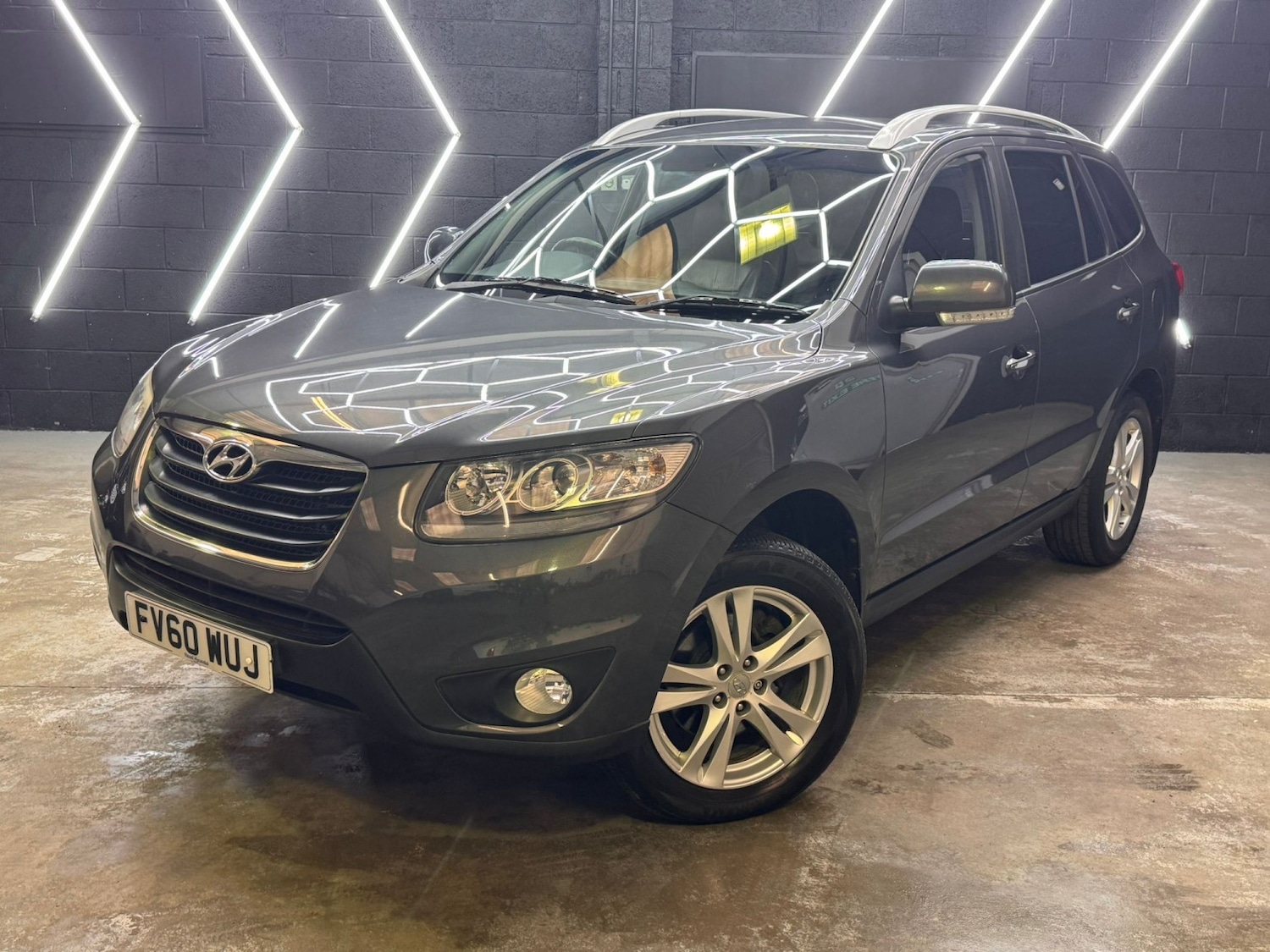 Used Hyundai Santa Fe 2011 for sale - 77494740: Photo 14