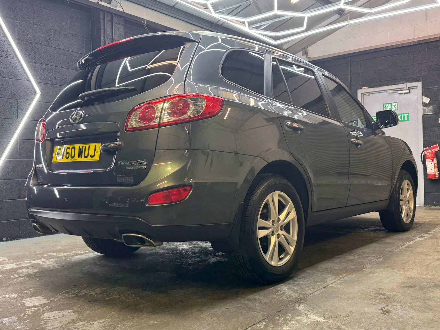 Used Hyundai Santa Fe 2011 for sale - 77494740: Photo 25