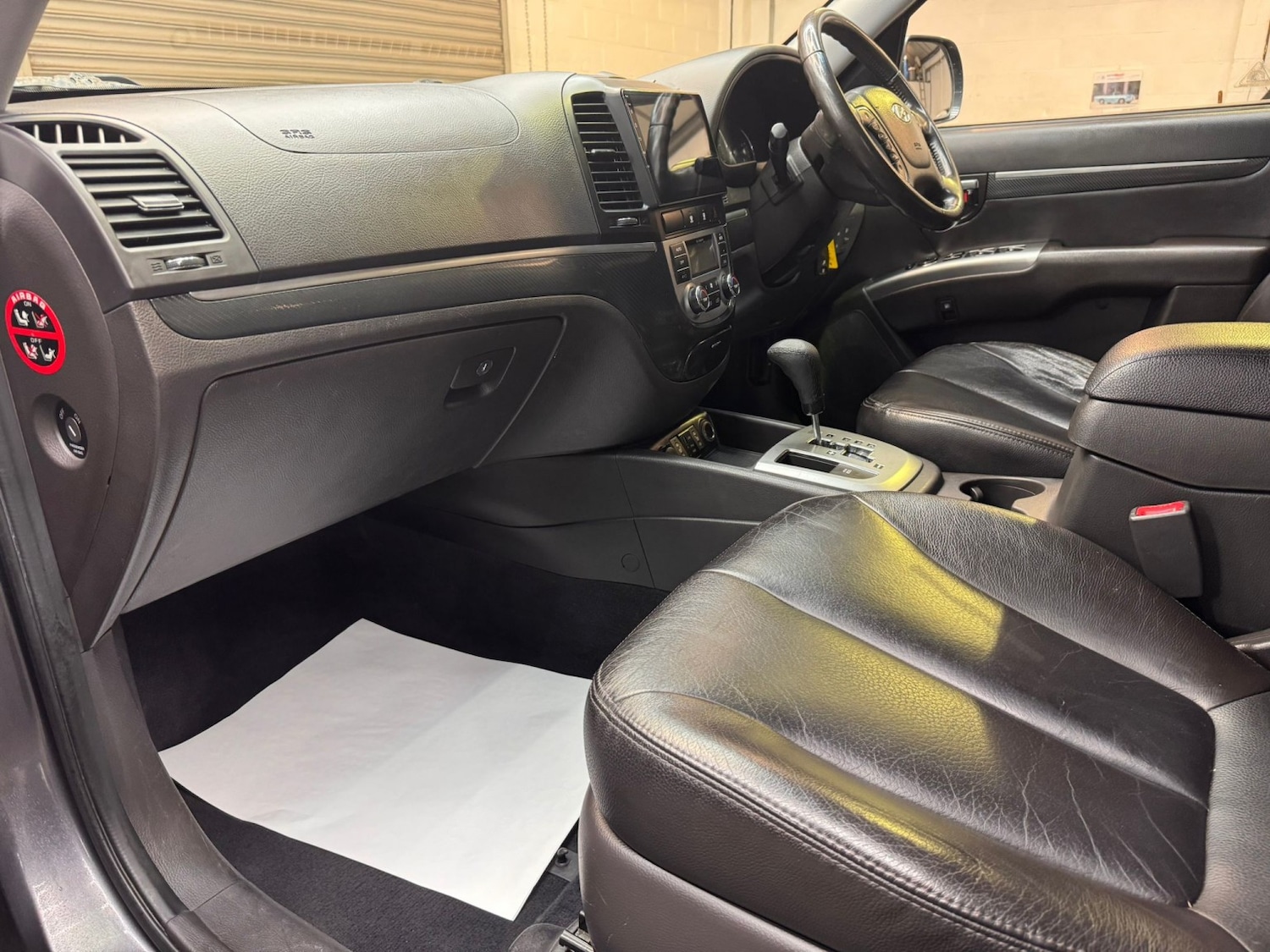 Used Hyundai Santa Fe 2011 for sale - 77494740: Photo 41