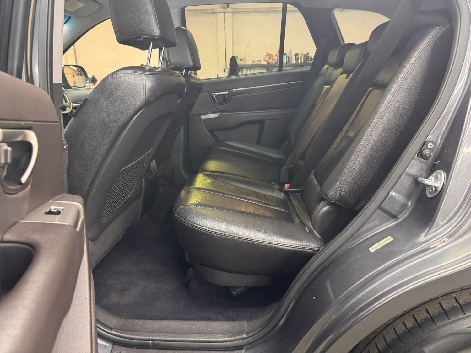 Used Hyundai Santa Fe 2011 for sale - 77494740: Photo 46