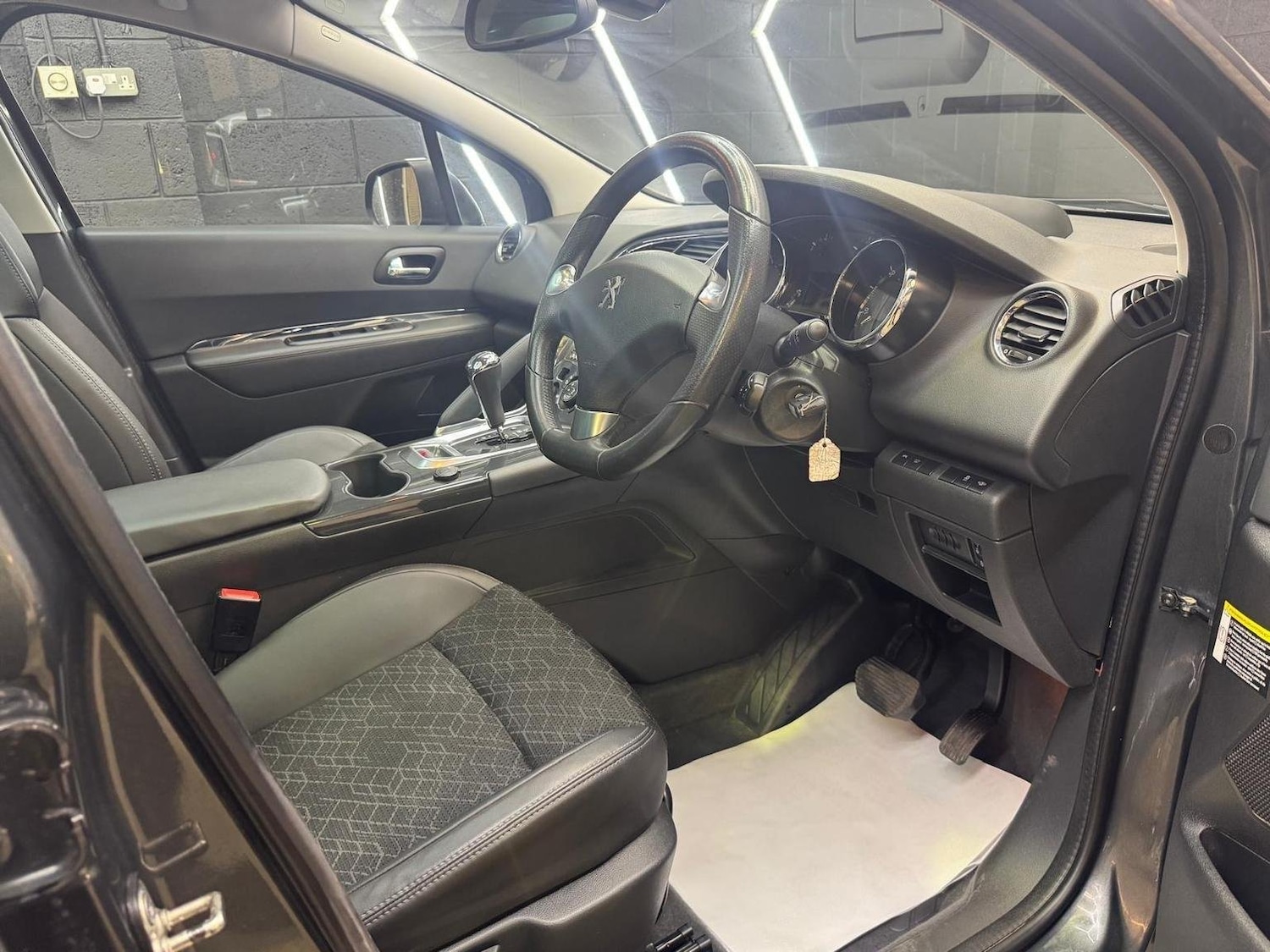 Used Peugeot 3008 2015 for sale - 76793395: Photo 30