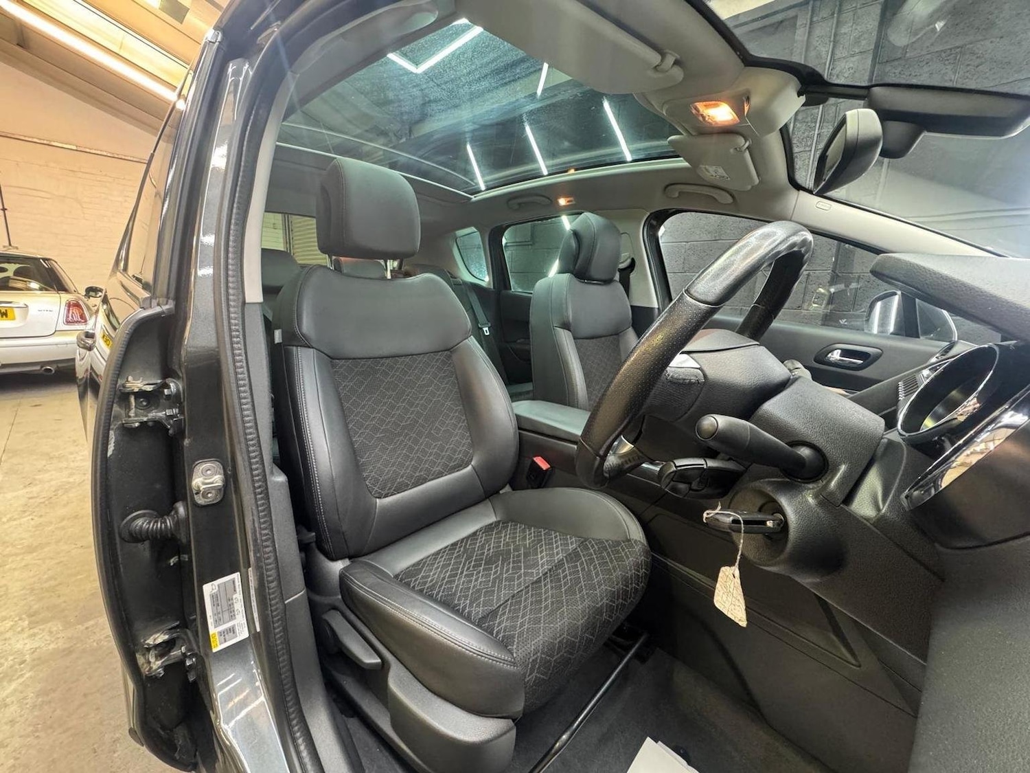 Used Peugeot 3008 2015 for sale - 76793395: Photo 35