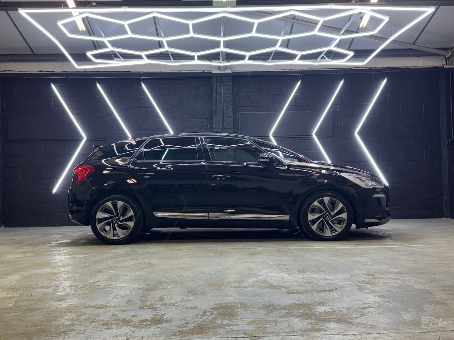 Used Citroen DS5 2015 for sale - 77830119: Photo 25