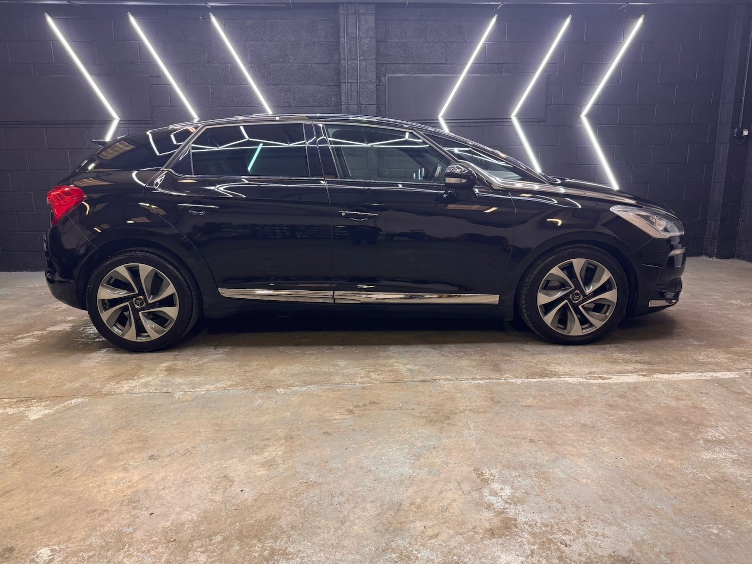 Used Citroen DS5 2015 for sale - 77830119: Photo 29