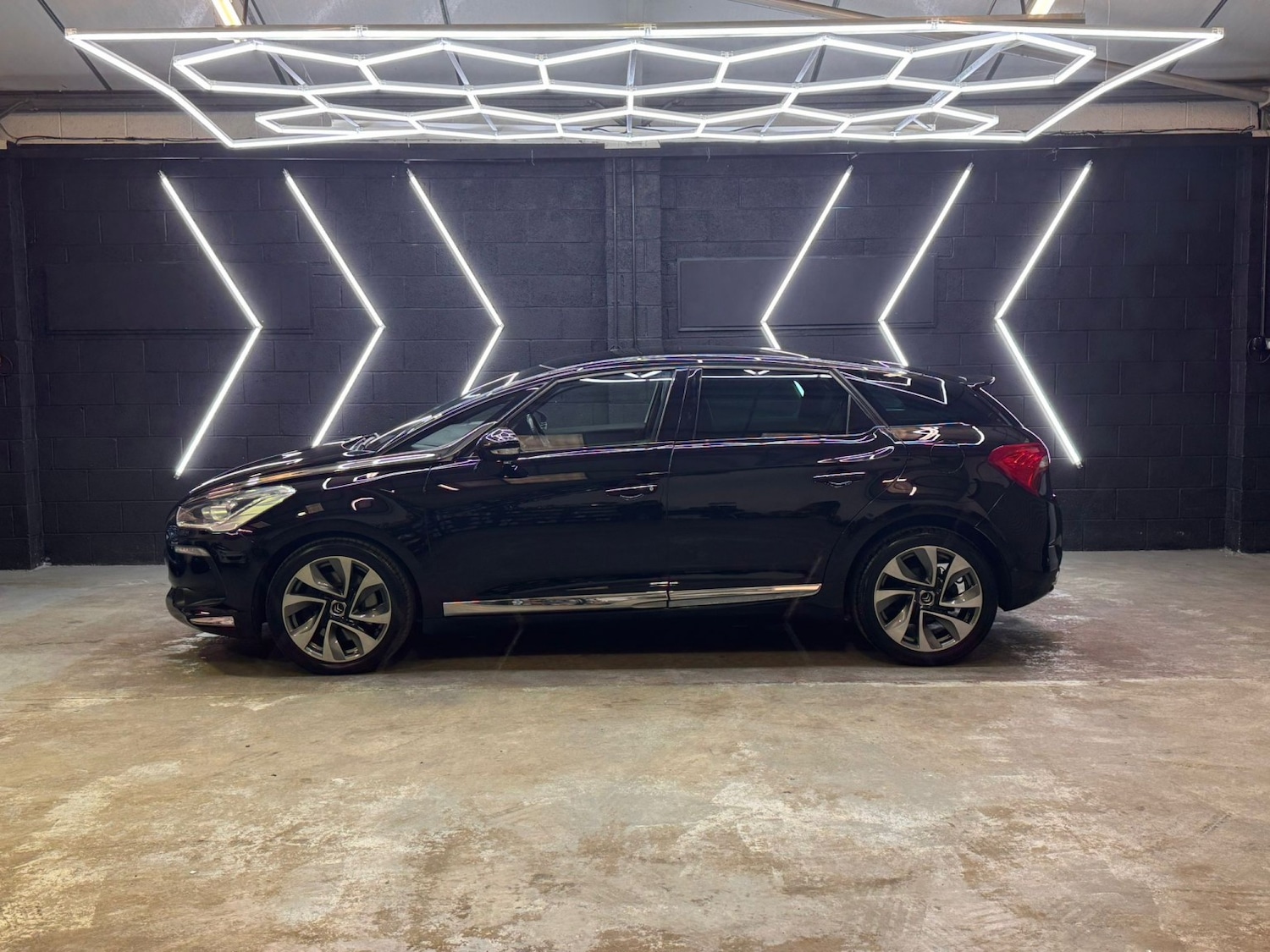 Used Citroen DS5 2015 for sale - 77830119: Photo 3