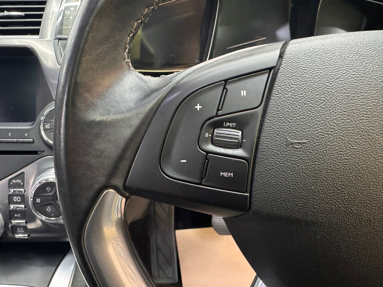 Used Citroen DS5 2015 for sale - 77830119: Photo 38