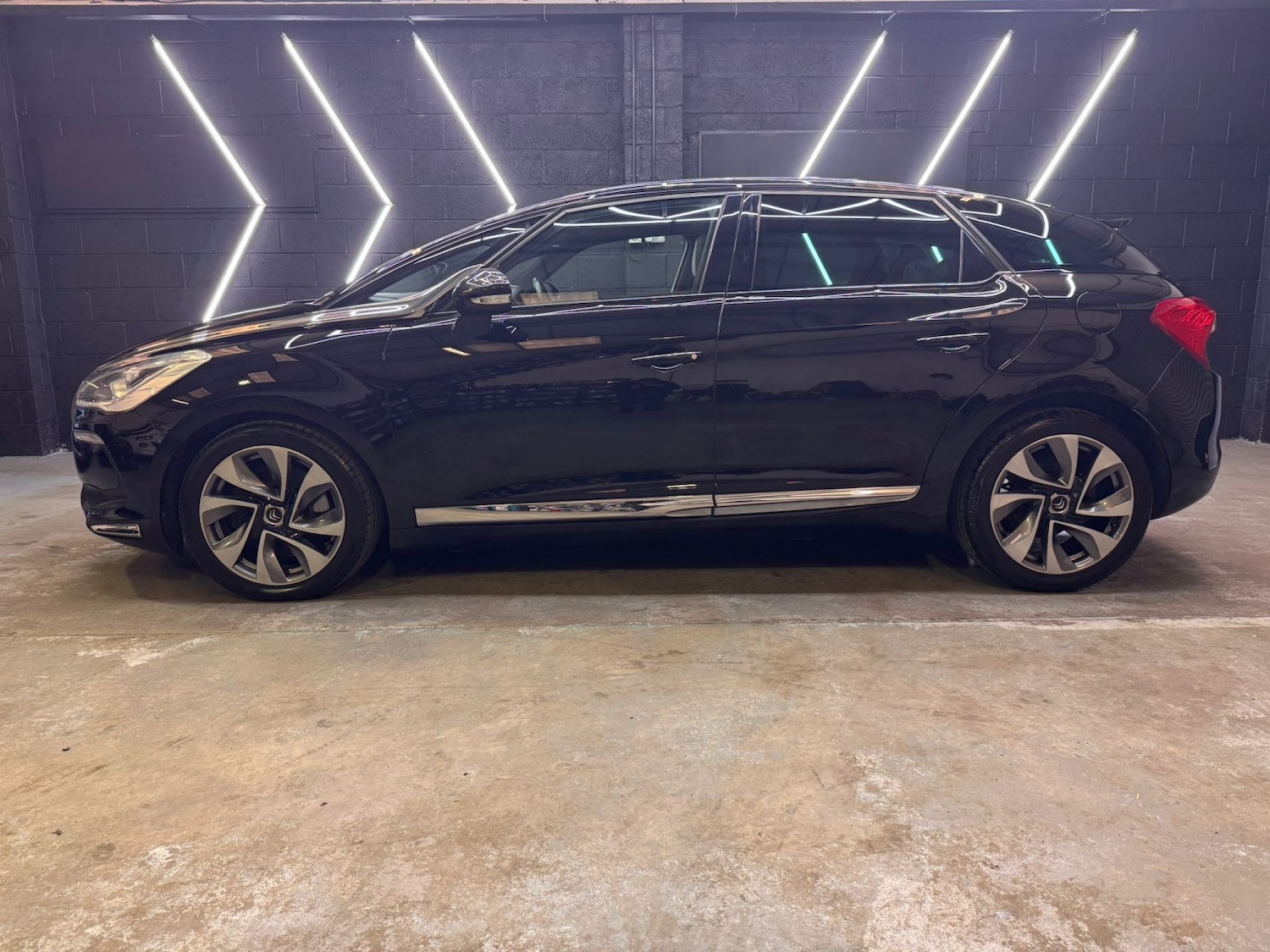 Used Citroen DS5 2015 for sale - 77830119: Photo 8