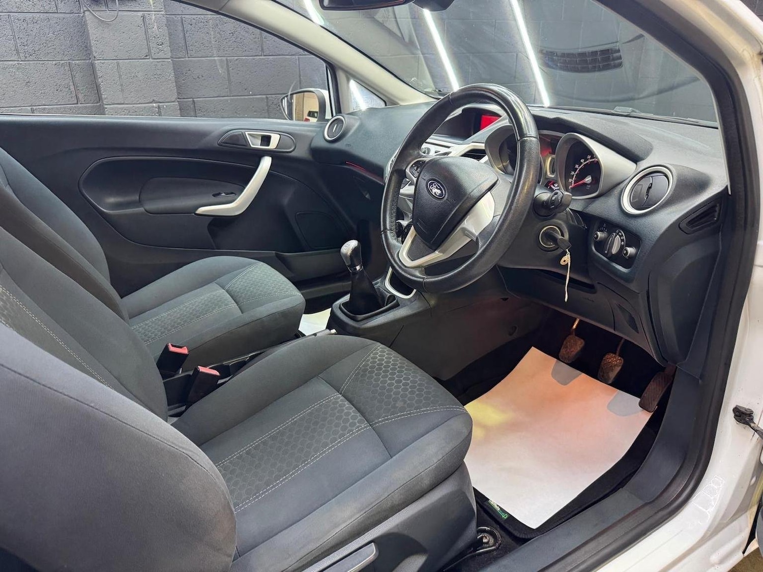 Used Ford Fiesta 2012 for sale - 77173045: Photo 30