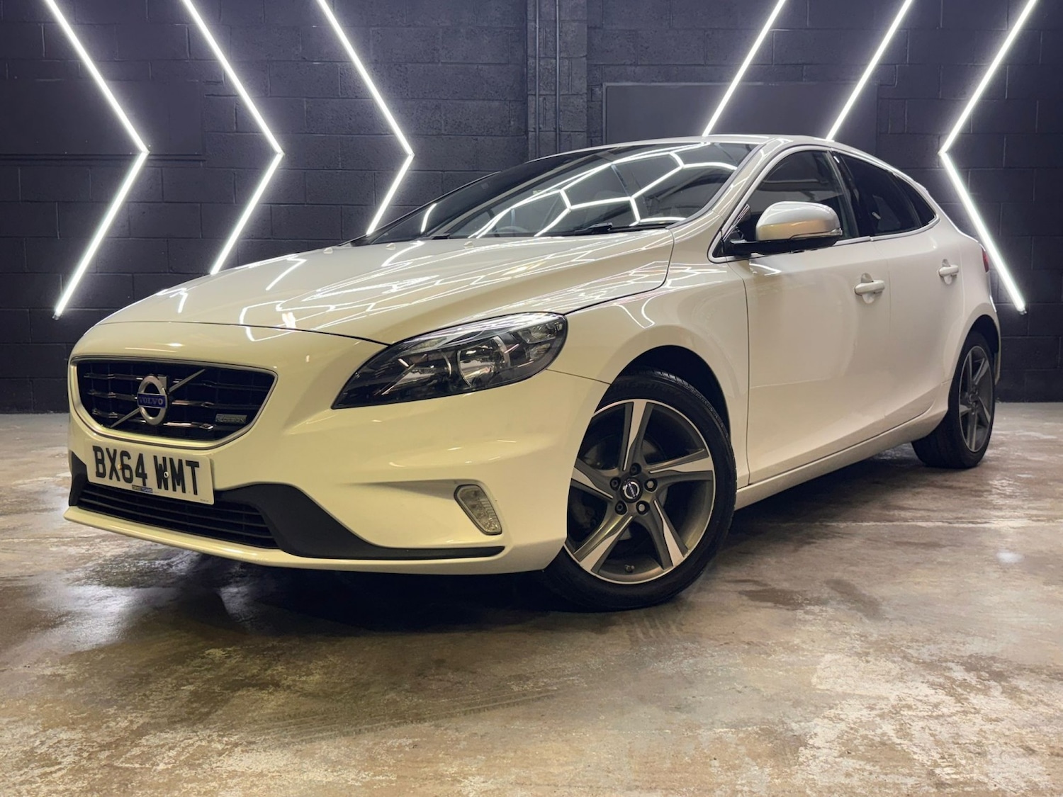 Used Volvo V40 2014 for sale - 77668668: Photo 12