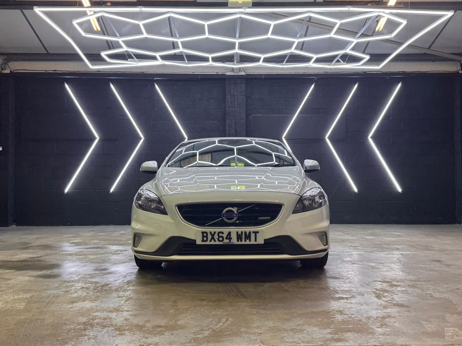 Used Volvo V40 2014 for sale - 77668668: Photo 15