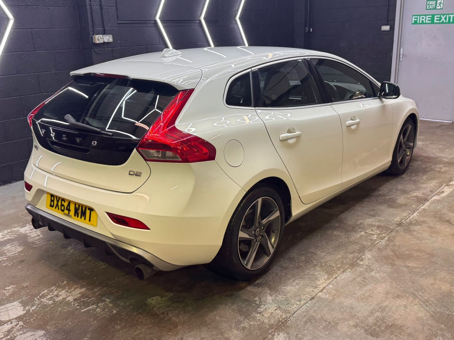 Used Volvo V40 2014 for sale - 77668668: Photo 27