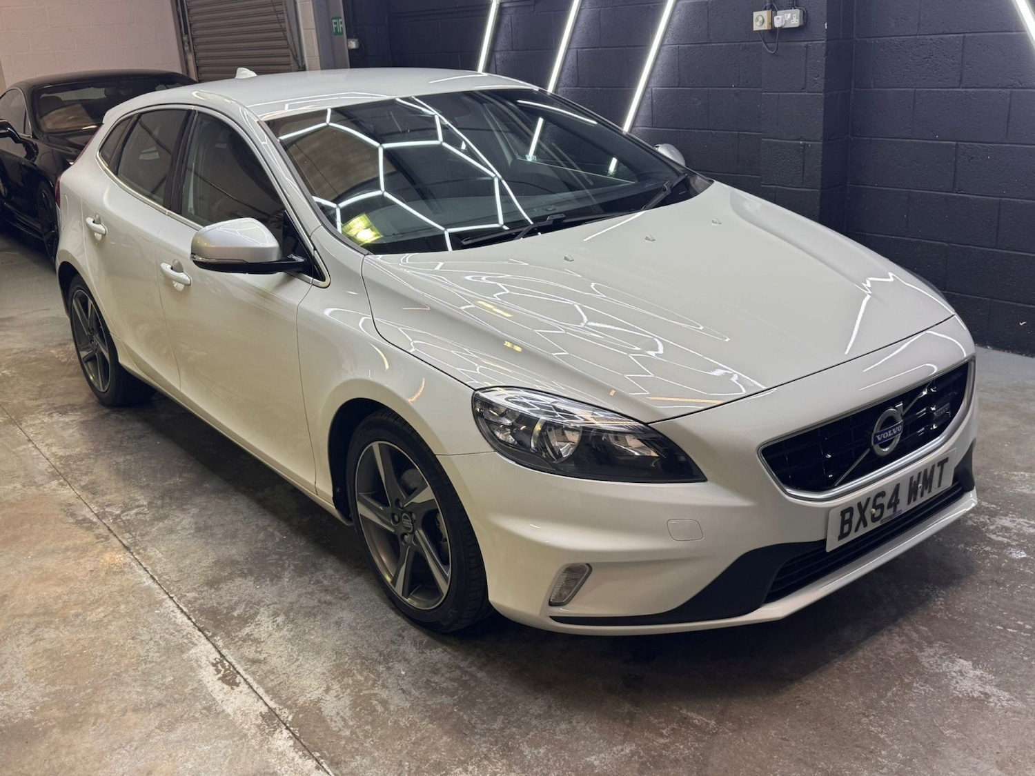 Used Volvo V40 2014 for sale - 77668668: Photo 31
