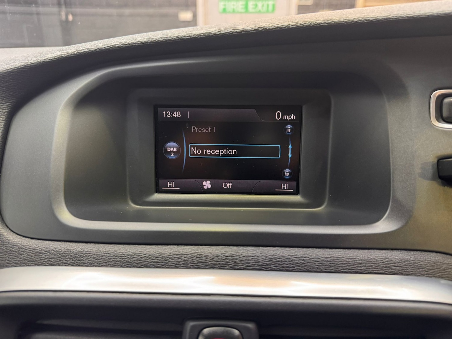 Used Volvo V40 2014 for sale - 77668668: Photo 38