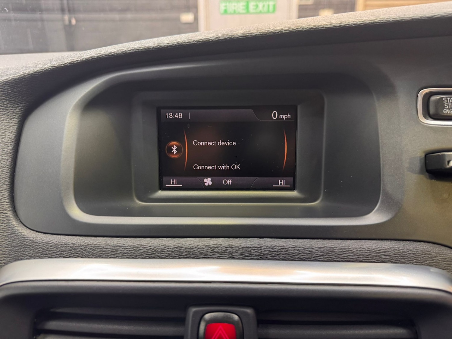 Used Volvo V40 2014 for sale - 77668668: Photo 43