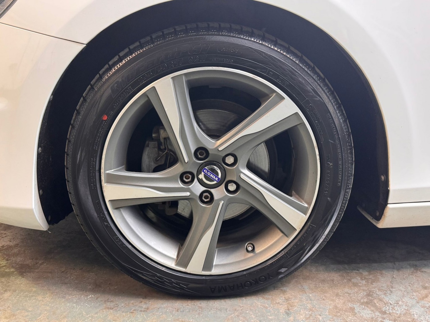 Used Volvo V40 2014 for sale - 77668668: Photo 54