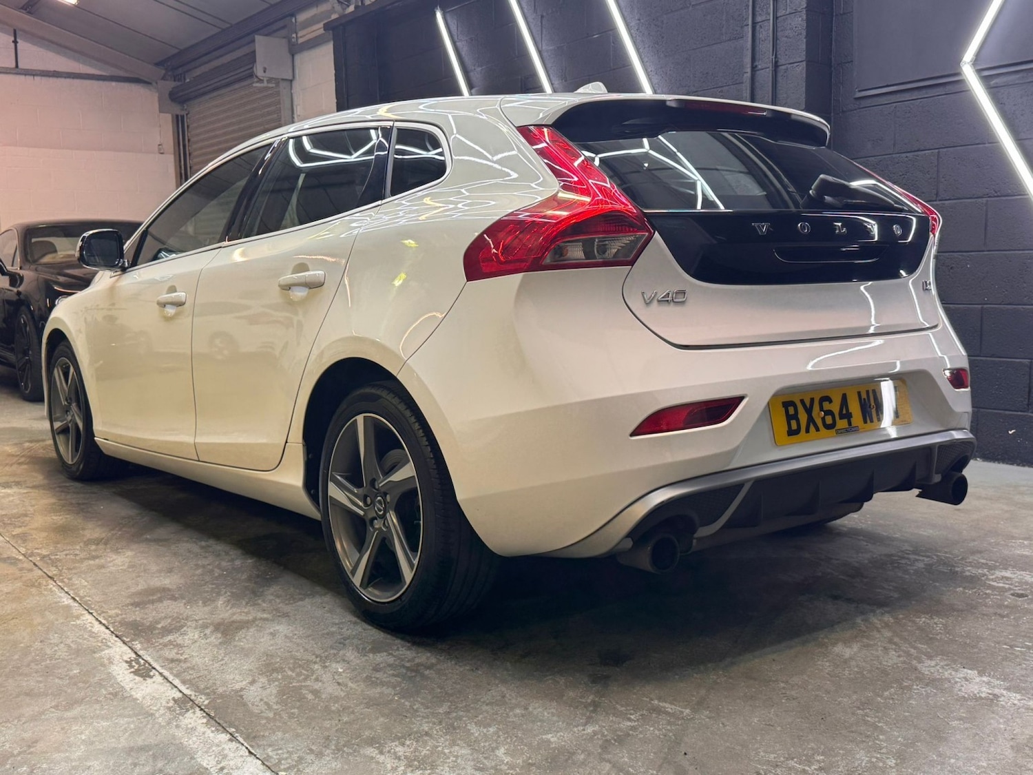 Used Volvo V40 2014 for sale - 77668668: Photo 7