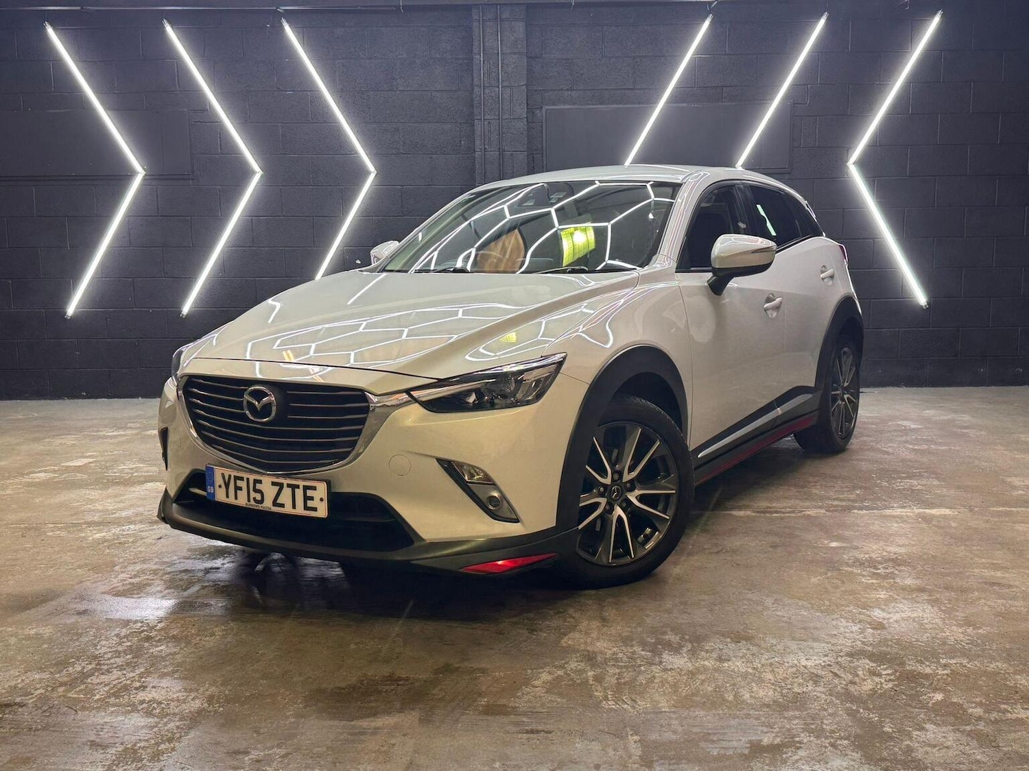 Used Mazda CX-3 2015 for sale - 77270980: Photo 2