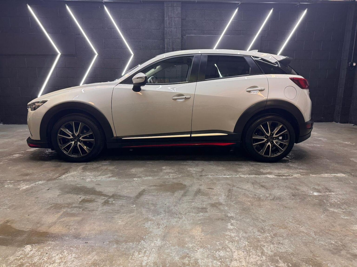 Used Mazda CX-3 2015 for sale - 77270980: Photo 3