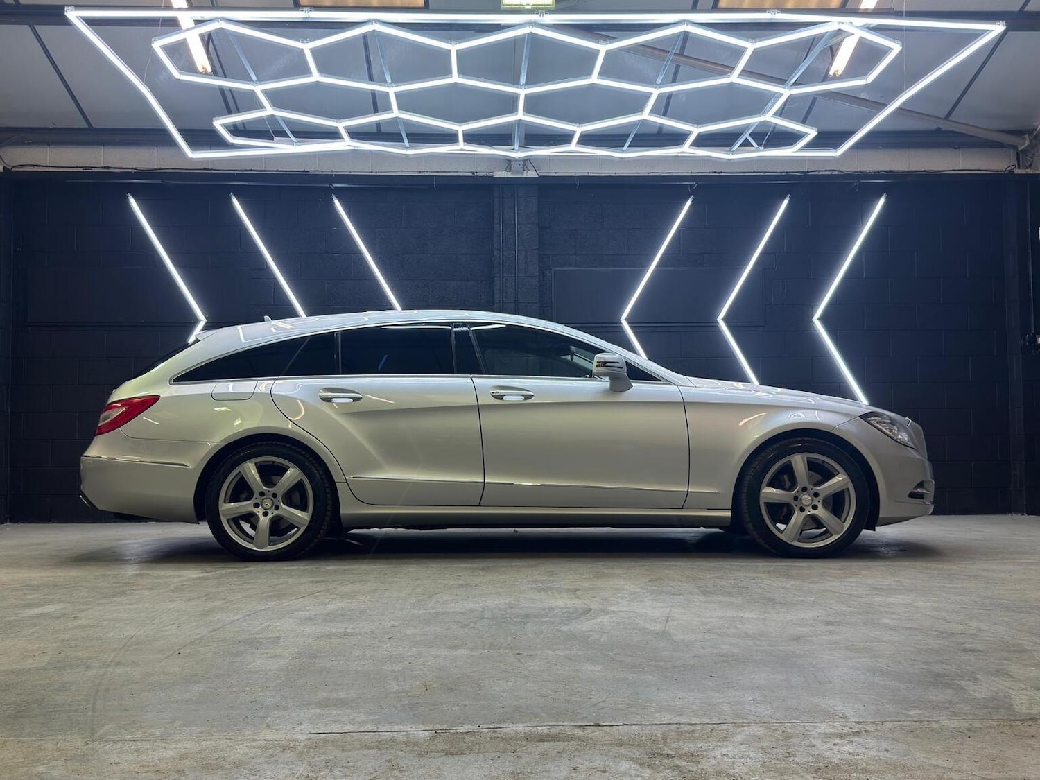 Used Mercedes-Benz CLS 2013 for sale - 76725738: Photo 24