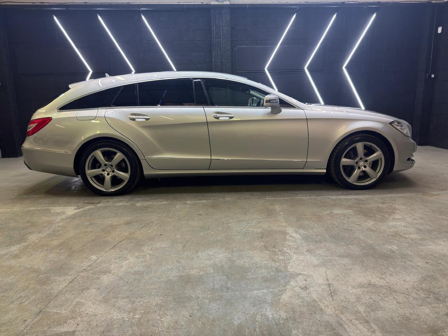 Used Mercedes-Benz CLS 2013 for sale - 76725738: Photo 29