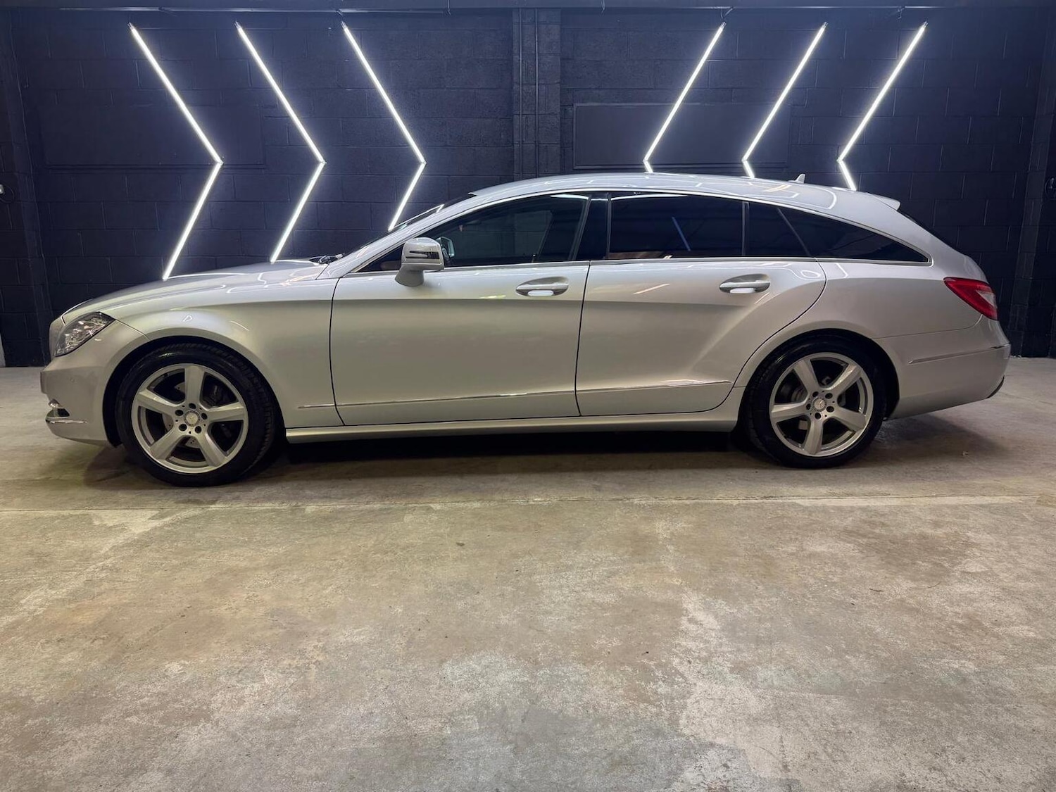 Used Mercedes-Benz CLS 2013 for sale - 76725738: Photo 9