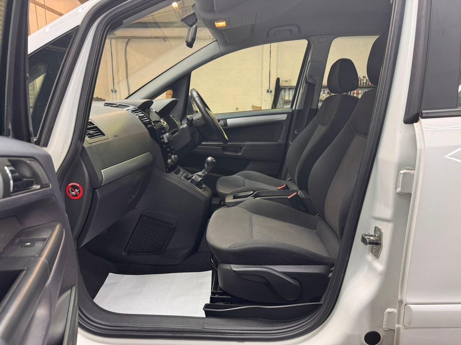 Used Vauxhall Zafira 2013 for sale - 76918421: Photo 29