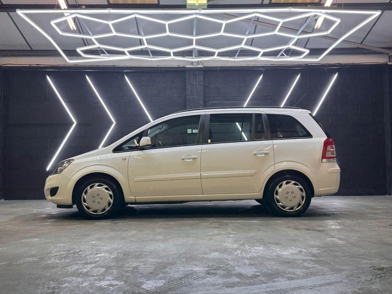 Used Vauxhall Zafira 2013 for sale - 76918421: Photo 3