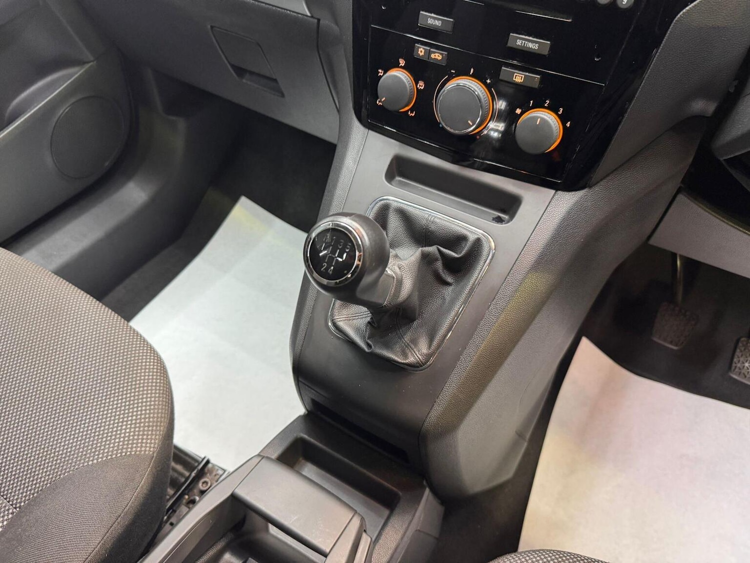 Used Vauxhall Zafira 2013 for sale - 76918421: Photo 30